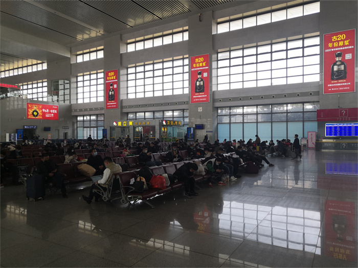 高鐵站廣告中直梯燈箱媒體怎么樣？