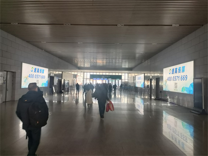 安陽(yáng)高鐵站廣告